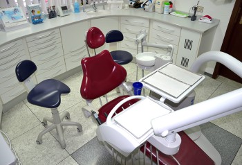 Foto Behandlungsraum der Zahnarztpraxis Dr. Cerny in Hof Zimmer 2 Bild 2