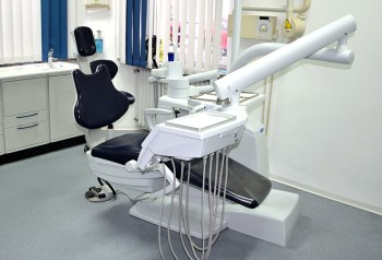 Foto Behandlungsraum der Zahnarztpraxis Dr. Cerny in Hof Zimmer 3